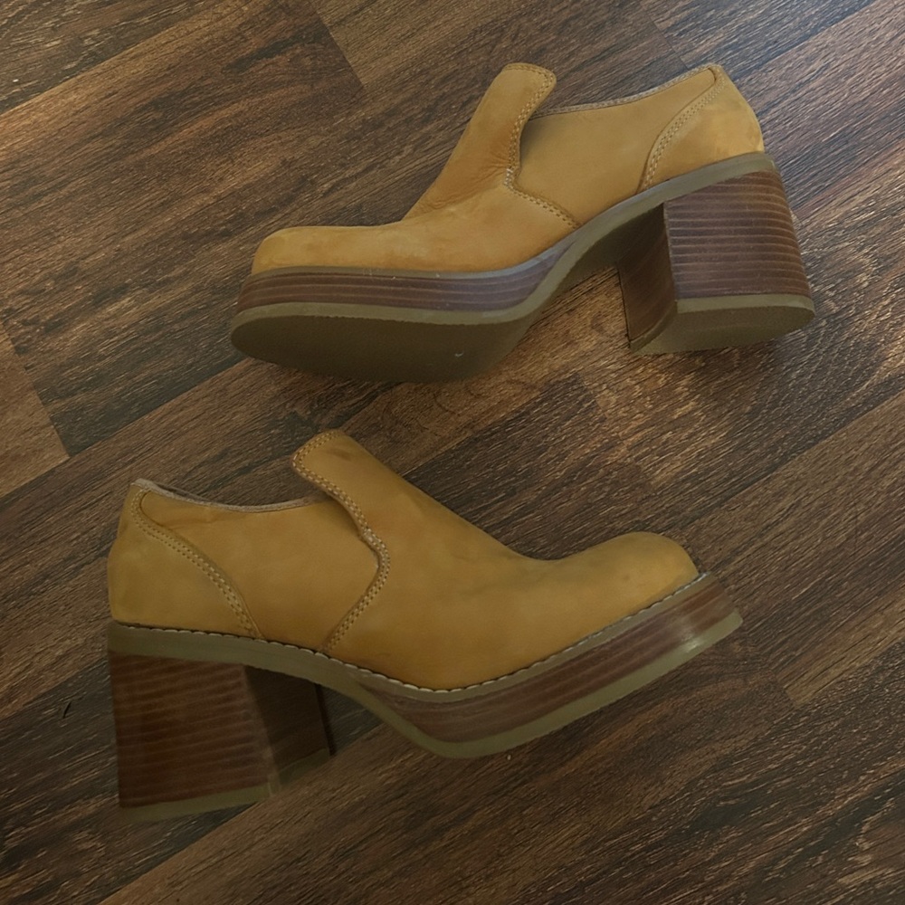 Vintage Candies platform tan clogs